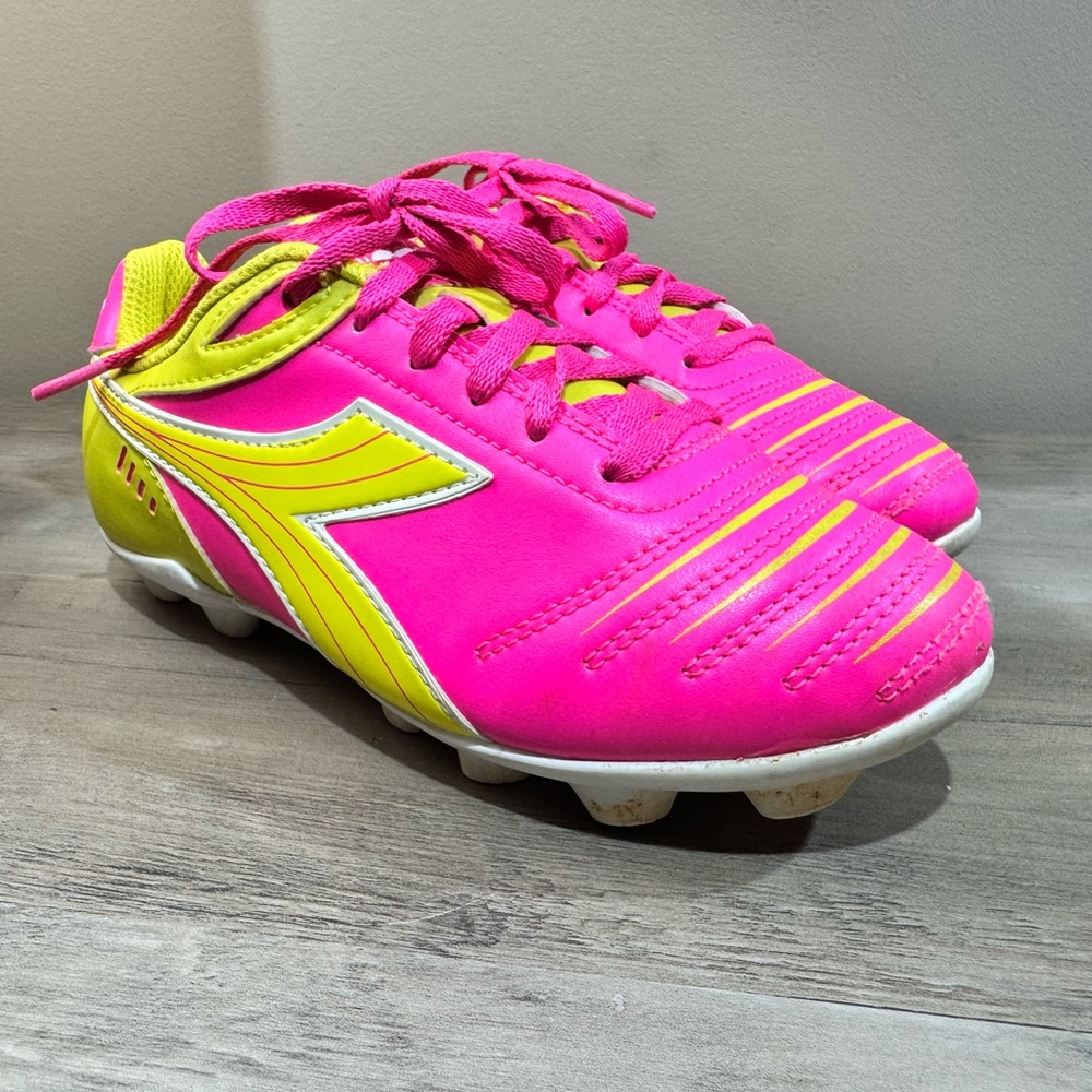 Diadora Cattura MD Jr Soccer Cleats Bright Neon Pink Yellow Kids Sz 2